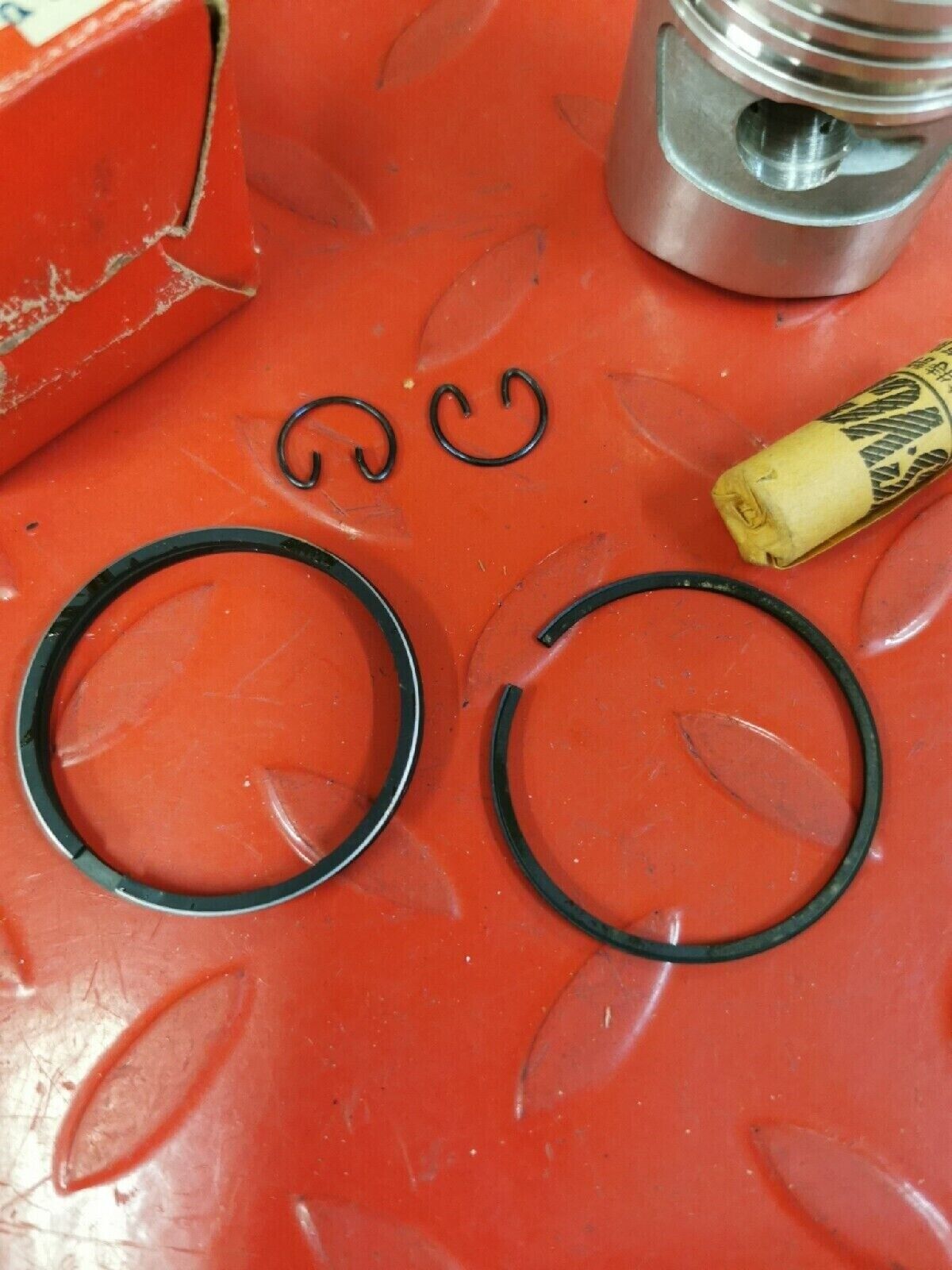 NOS HONDA S65  PISTON OS 0.50 KIT  13103-035-010 H40