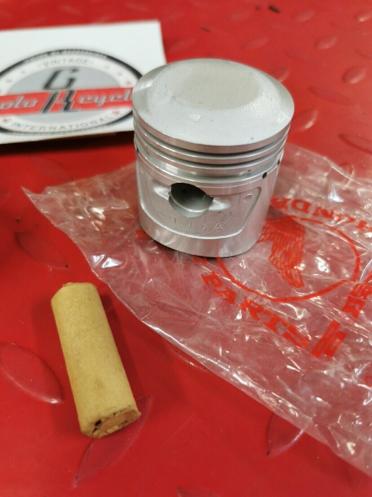 NOS HONDA CA200 CT200 90CC 1964 PISTON 0.25 13102-030-000 H40
