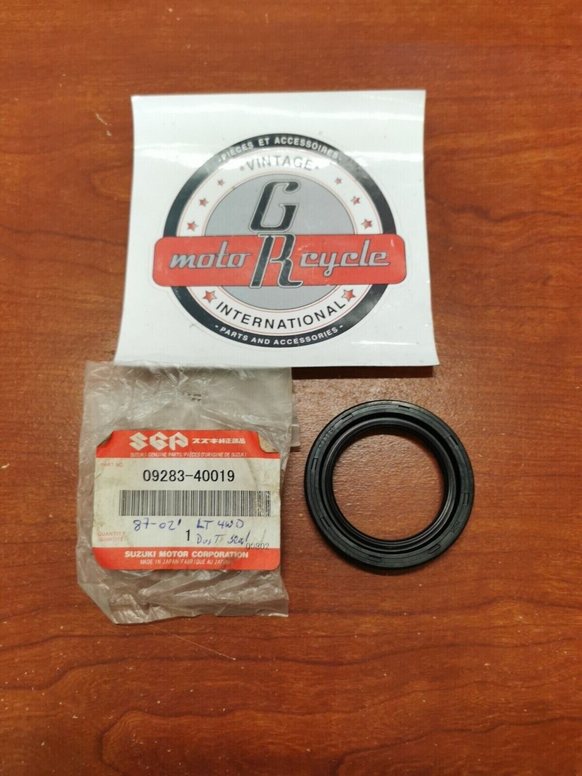 NOS Suzuki LT-4 LT-F4 LT-F250 LT-F300 SUSPENSION ARM DUST SEAL 09283-40019 S20