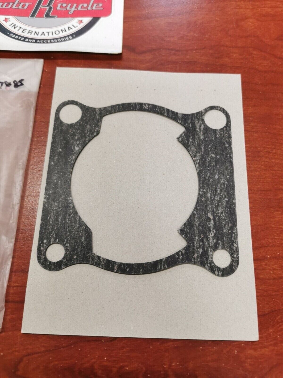 NEW NOS Yamaha YZ125 DT125 IT125 YT125 CYLINDER GASKET 18G-11351-02-00 Y95