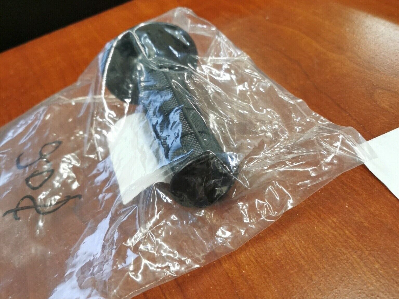 NOS Honda 1986 CT110 LEFT HANDLEBAR GRIP 53166-459-910 H33