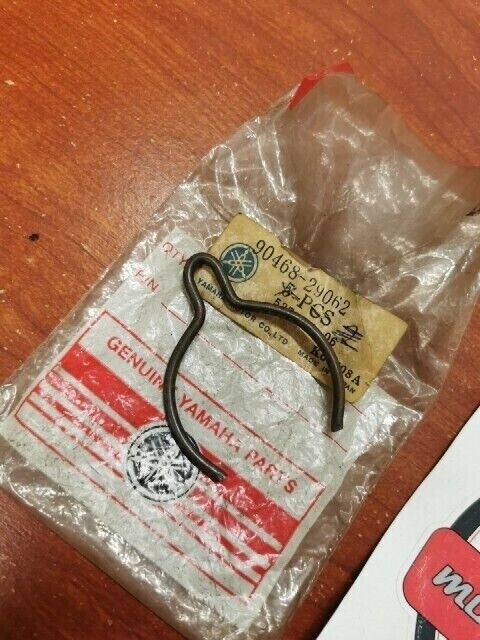 NOS Yamaha TX650 XS2 XS650 CLIP 90468-29062-00 Y111