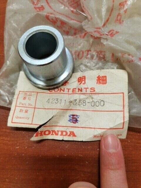 NOS Honda MT250 XL250 XL350 REAR WHEEL COLLAR 42311-358-000 H97