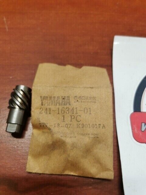 NOS Yamaha AT1 DT50 DT80 PUSH SCREW 241-16341-01-00 SUB 241-16341-00-00 Y135