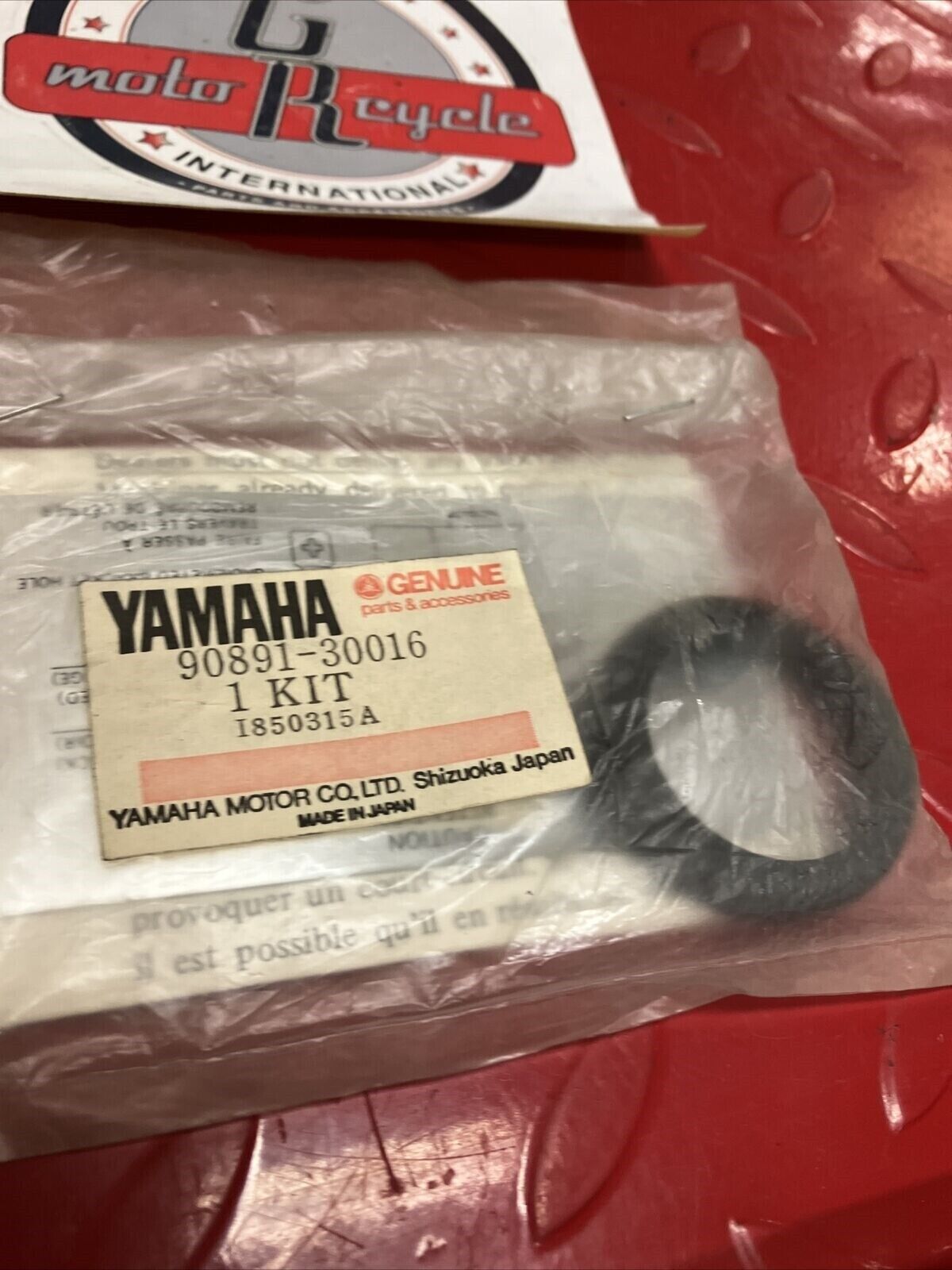 NOS YAMAHA VMAX 1200 IGNITION COIL MOUNT GROMMET KIT 90891-30016-00 Y63