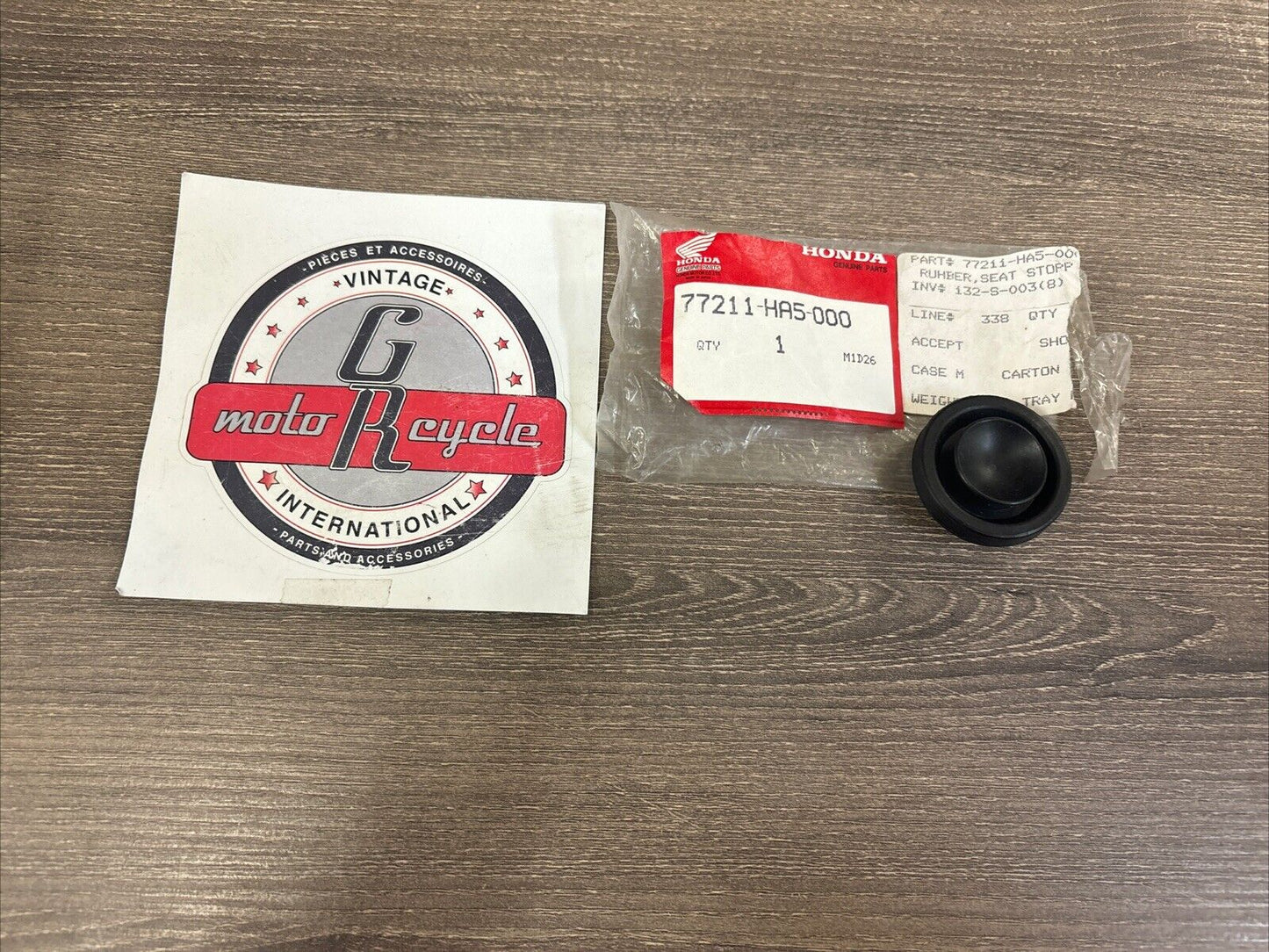 NOS Honda 1985 1986 ATC350X SEAT STOPPER RUBBER 77211-HA5-000 H134