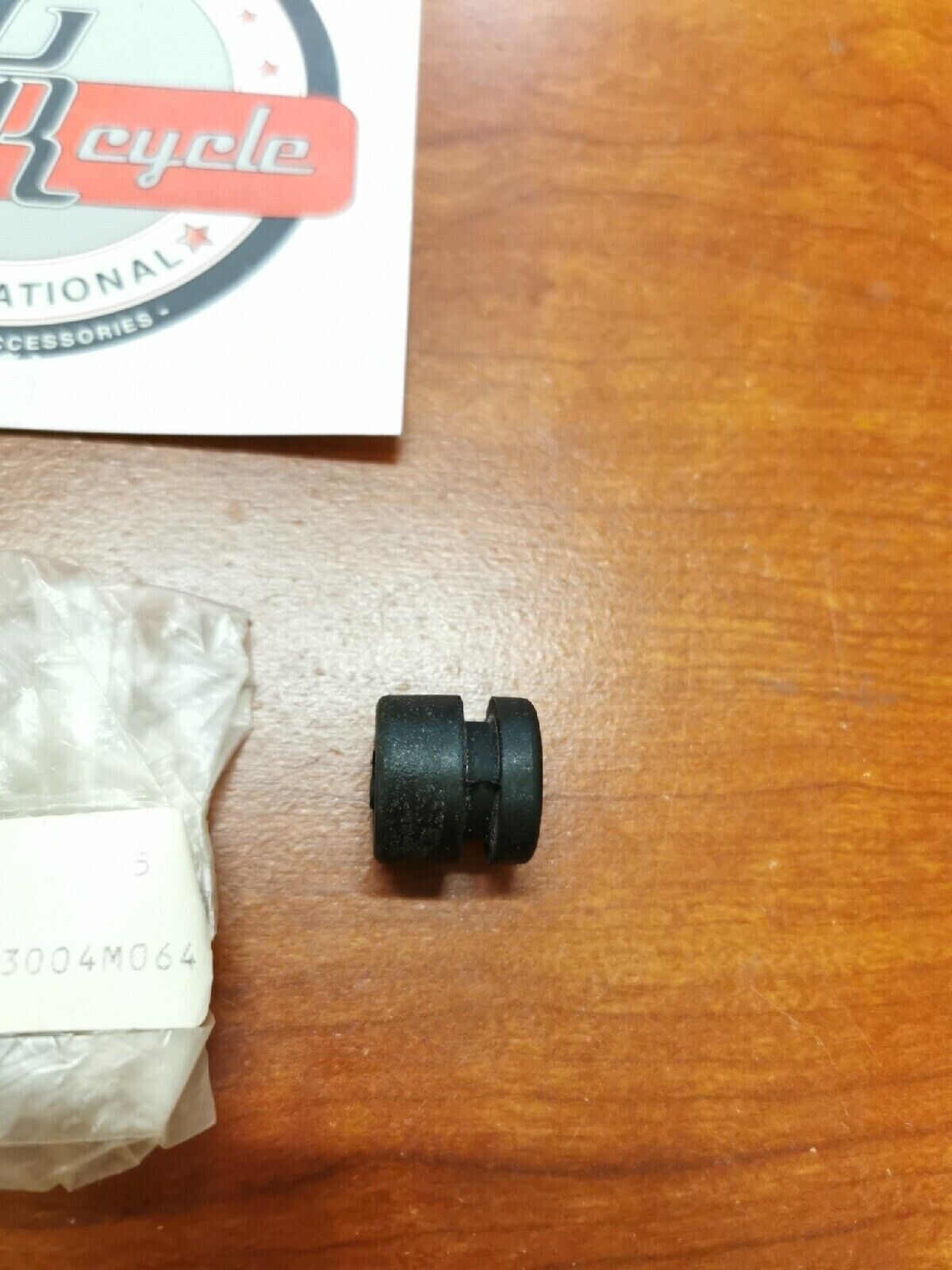 NOS Yamaha GROMMET 90480-14360-00 Y69