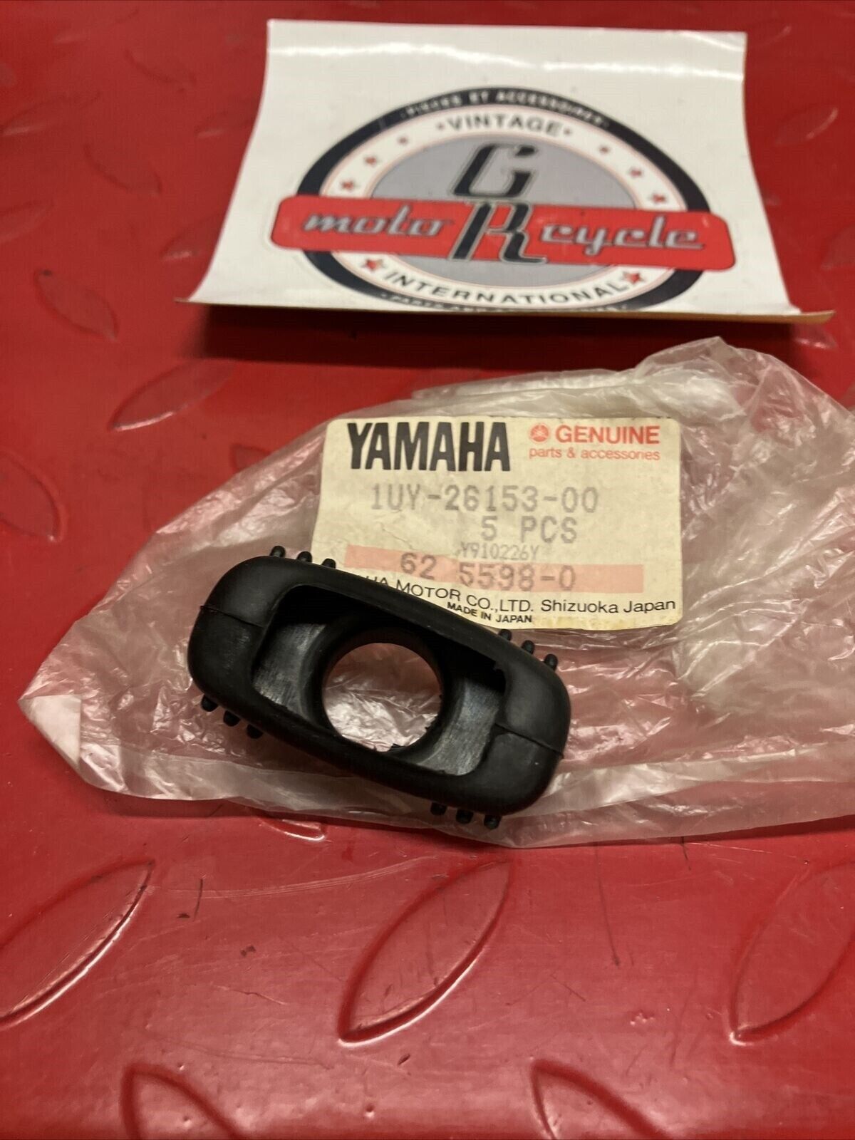 NOS YAMAHA LEVER GRIP 1UY-26153-00-00 Y64