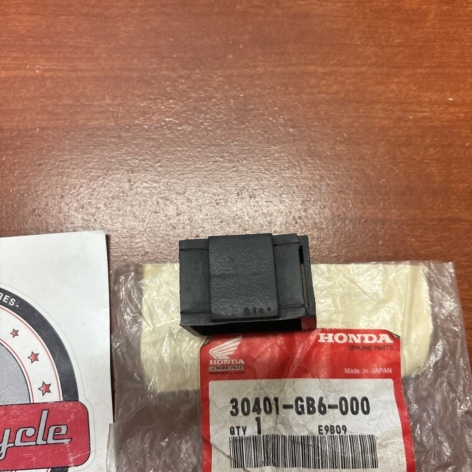 NOS Honda GL1500 TRX300 CH80 CDI CUSHION 30401-GB6-000 H165