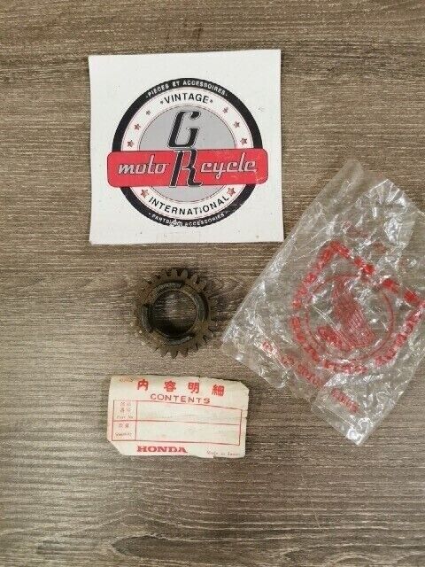 NOS HONDA CB72 GEAR 2ND M 24T 23430-268-820 H72