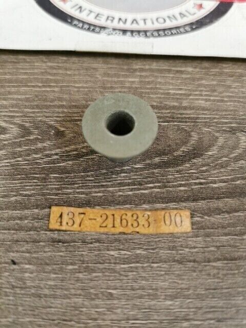 NOS Yamaha RT1805 RT180B YZ125E FZR600REC RT180D FZ1 COLLAR 437-21633-00-00 Y139