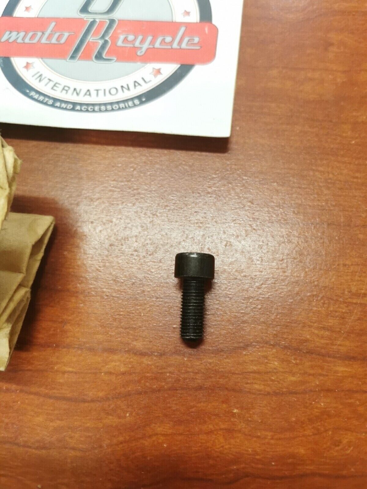 NOS Yamaha CALIPER BOLT 3 306-25826-01-00 Y71