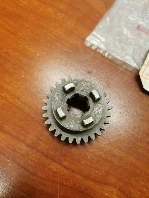 NEW NOS Honda C110 CA110 SECOND COUNTERSHAFT GEAR 28T 23441-011-020 H80