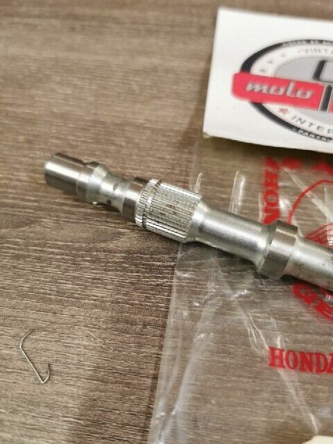 NOS HONDA C100 C102 C105 CA100 CA110 1962 1960 SPINDLE STARTER 28250-001-060 H81