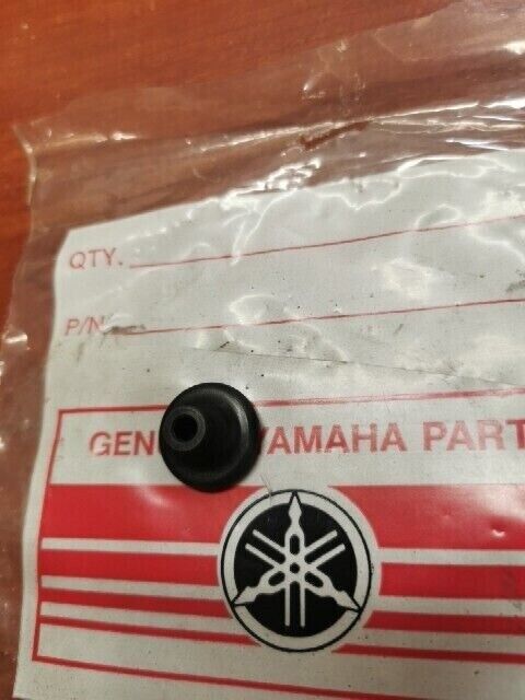 NOS Yamaha RD125 RD200 STARTER KNOB 389-14261-01-00 Y123