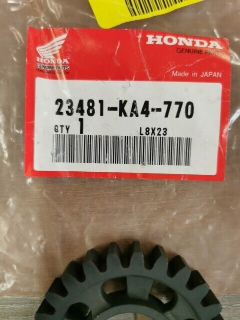 NOS HONDA CR250R 1985 1988 GEAR MAINSHAFT 24T 23481-KA4-770 H112