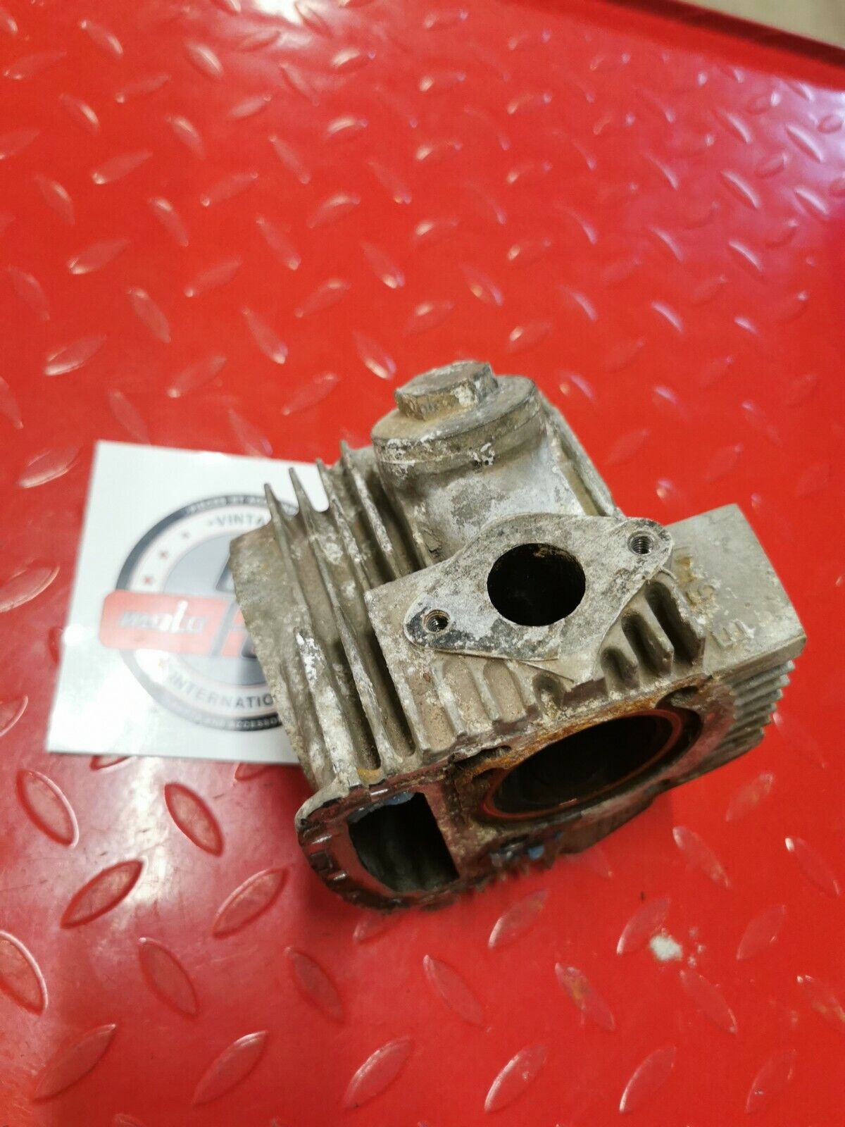 Honda ST90 1973 cylinder head jug barrel cover