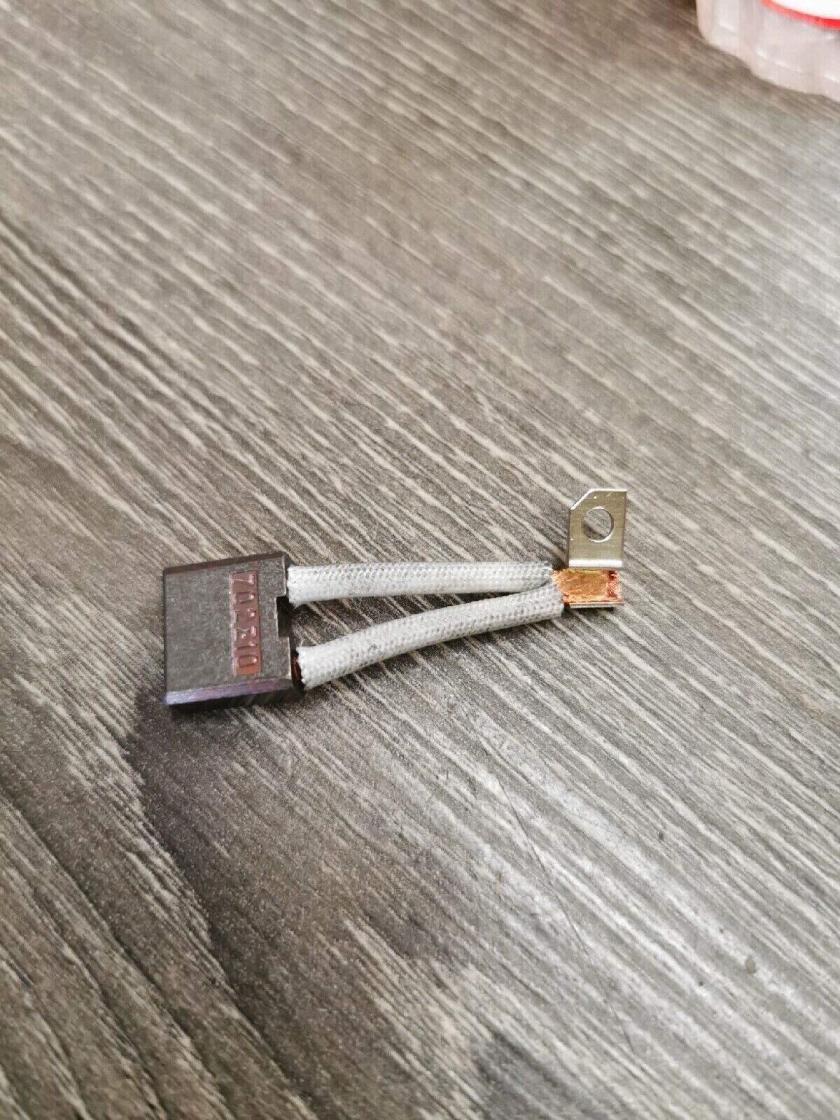 NOS HONDA  BRUSH CARBON 31201-MG9-004 H17