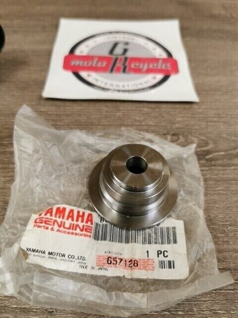 NOS YAMAHA SX600D SX700D PZ500D MM700F RX10MK COLLAR 8CW-47564-00-00 Y108