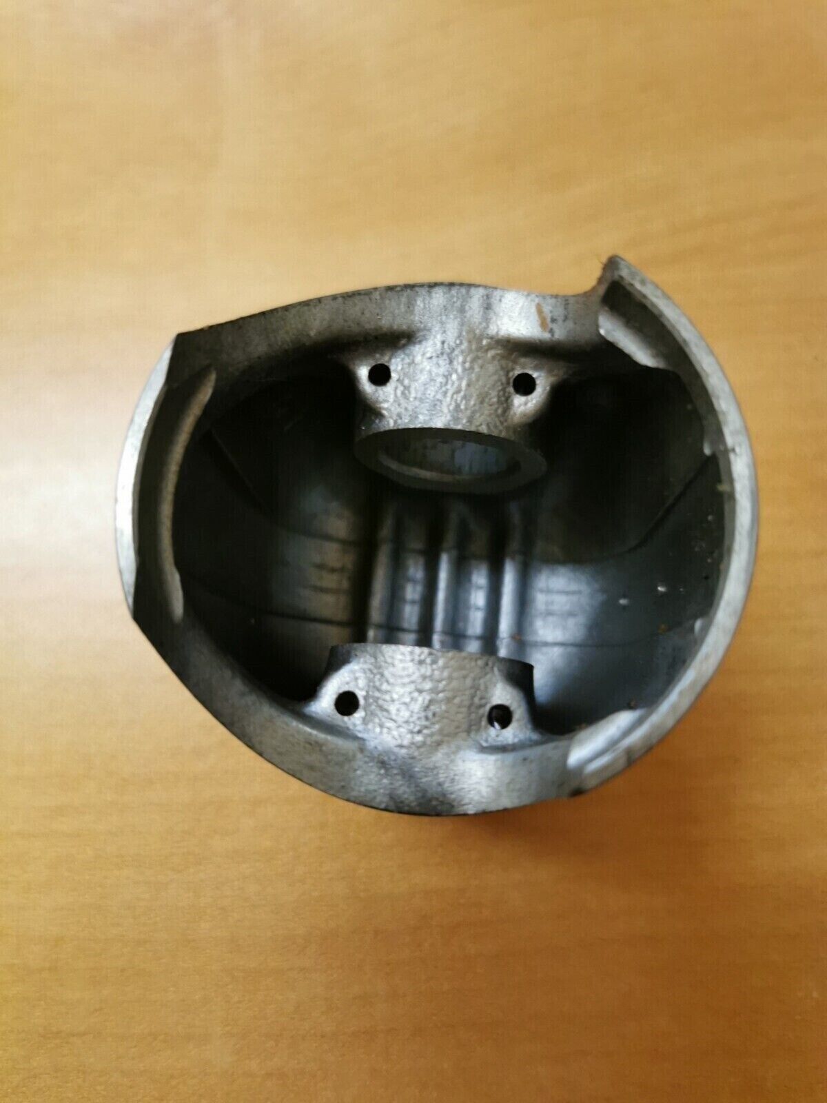 NOS SUZUKI RM125M  1989 - 1991   PISTON 12110-27C06-0F0  S8