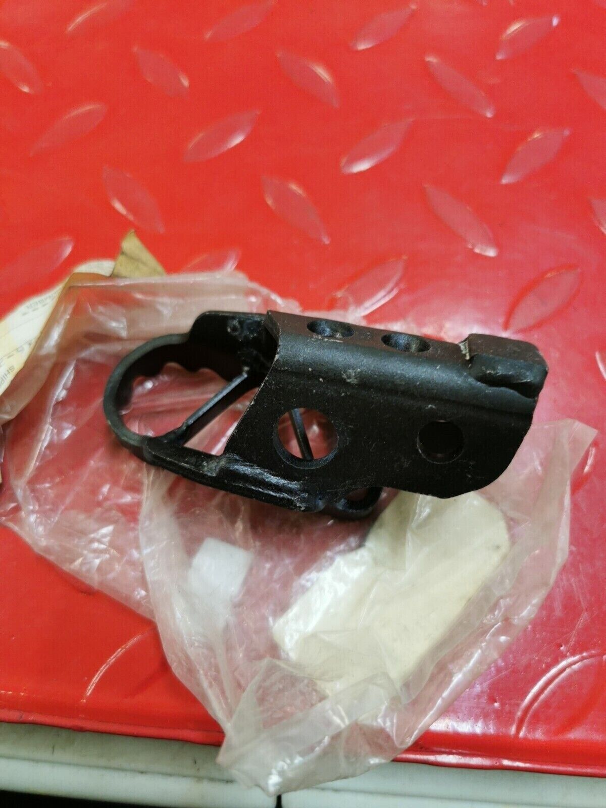 NOS Yamaha YZ125 YZ250 YZ490  FOOTREST 2 5X6-27421-00-00 Y26