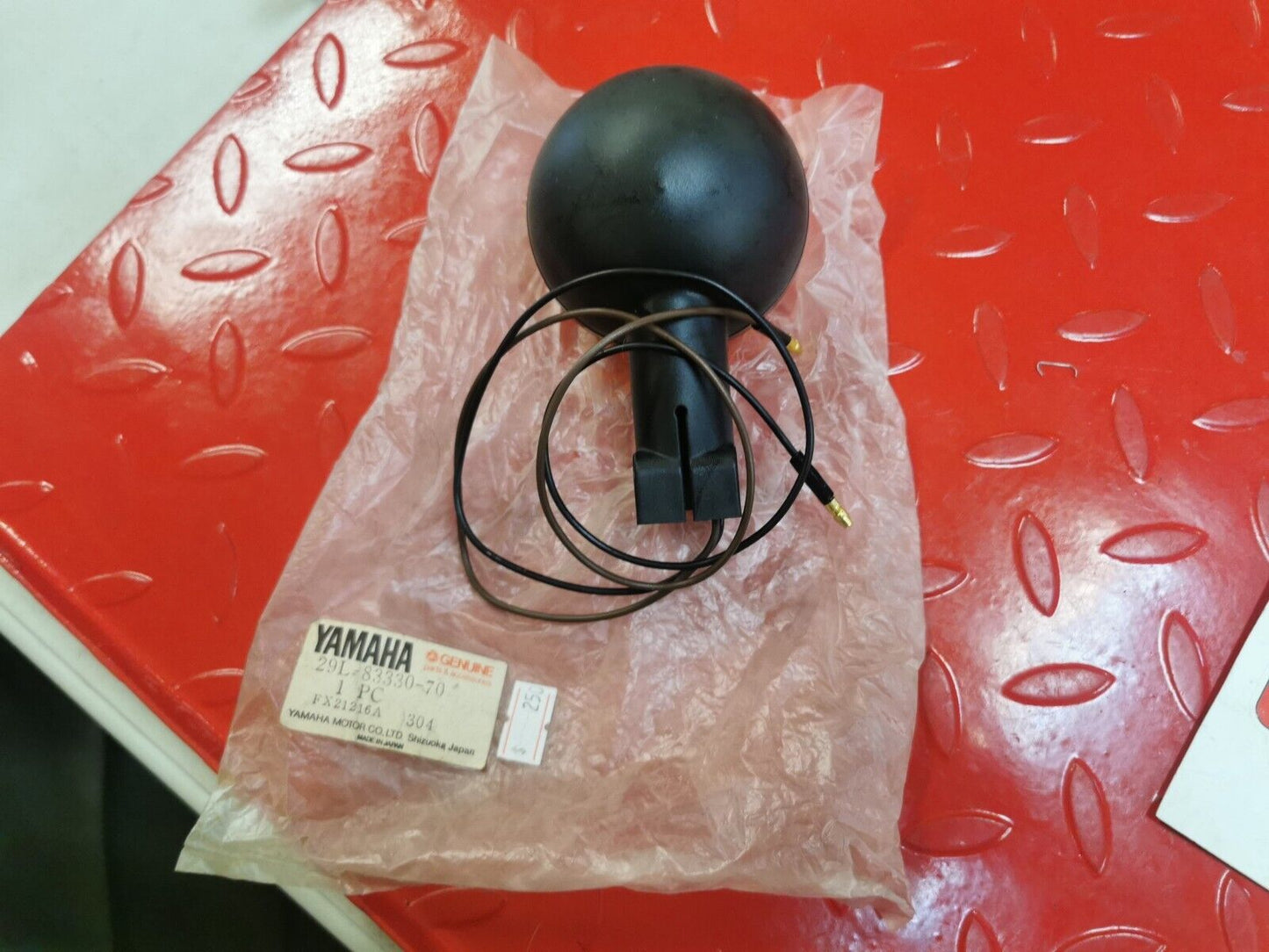 NOS YAMAHA REAR FLASHER LIGHT ASSY 1  29L-83330-70  Y13