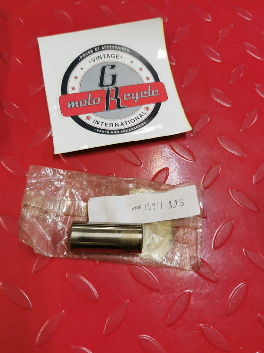NOS YAMAHA Crank Pin 8G8-11681-00-00 Y30