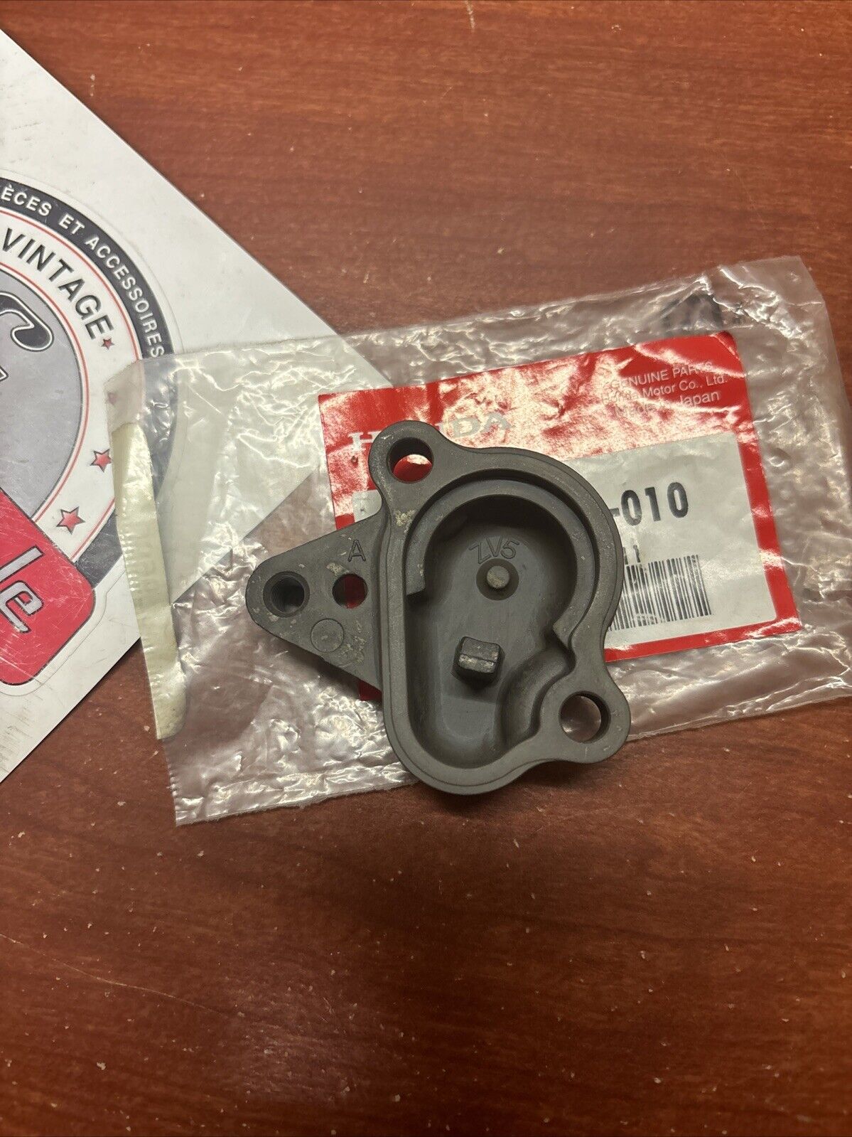 NOS Honda BF25 BF30 BF40 BF50 THERMOSTAT COVER 19315-ZV5-010 H180