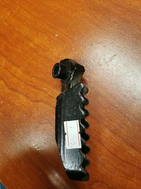 NOS Honda SL250S XL250 K0 - K2 RIGHT STEP ARM 50616-329-670 H84