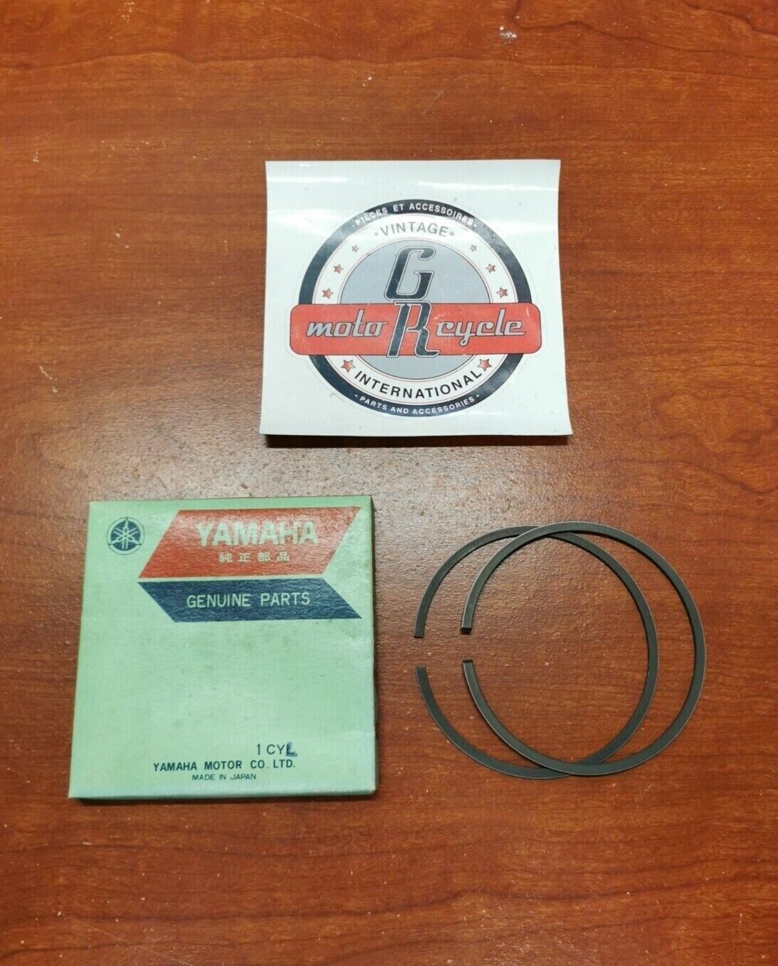 NOS Yamaha 1980 IT425 PISTON RING SET 1ST O/S 0.25 1W6-11610-10-00 Y86