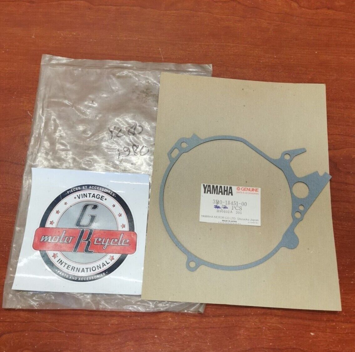 NOS Yamaha YZ80 CRANKCASE COVER GASKET 3R0-15451-00-00 SUB. 3R0-15451-01-00 Y94