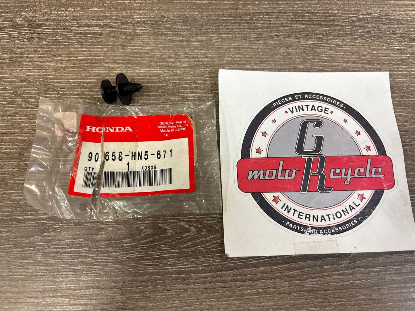 NOS Honda TRX250TE TRX350 FE FM TE TM LID CLIP 90658-HN5-671 H128