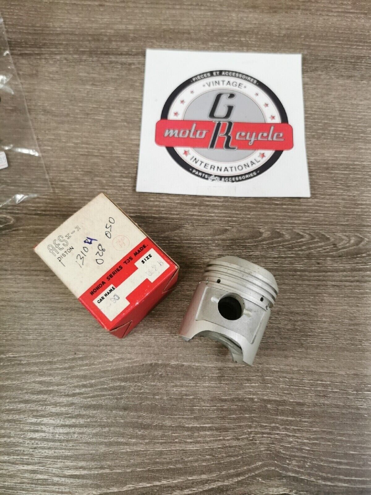 NOS HONDA CT90 CM91 PISTON 0.75 13104-028-070   13104-028-050 H47