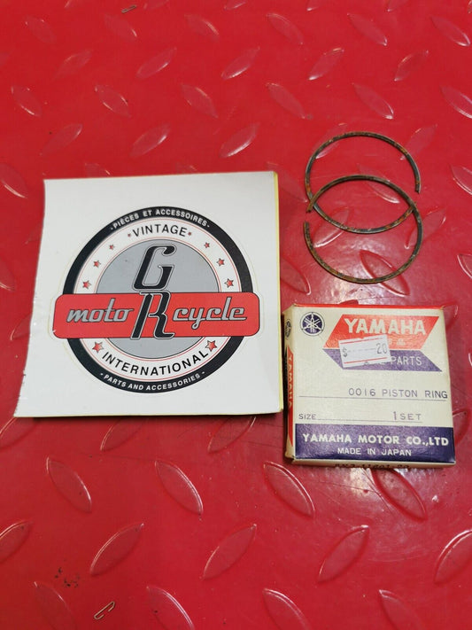 NOS YAMAHA PISTON RING SET 2X3-11601-20 SUPERCEDED 3R3-11601-20-00  Y32