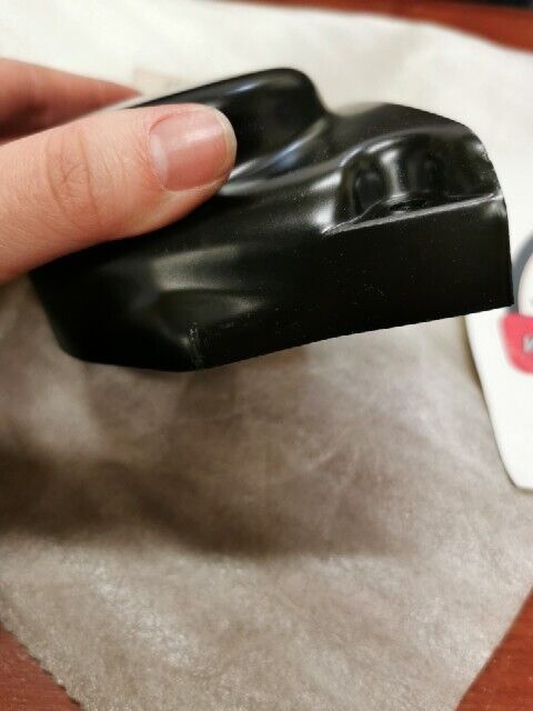 NOS Yamaha DT250 DT400 OIL PUMP COVER 498-15416-01-00 Y115