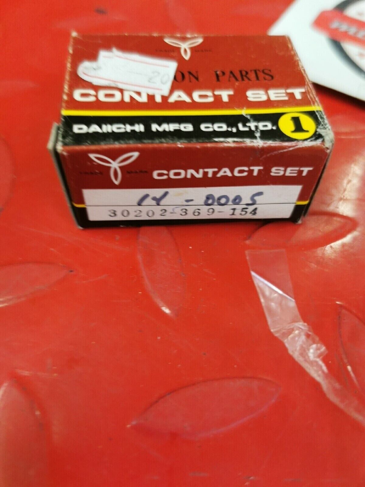 NOS HONDA CJ360 1976  1977  IGNITION CONTACT  POINTS L 30202-369-154  J11
