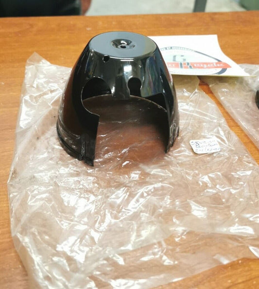 NOS Kawasaki KIT SPEEDOMETER COVER & TACHOMETER COVER 25012-010 - 25012-011 K34