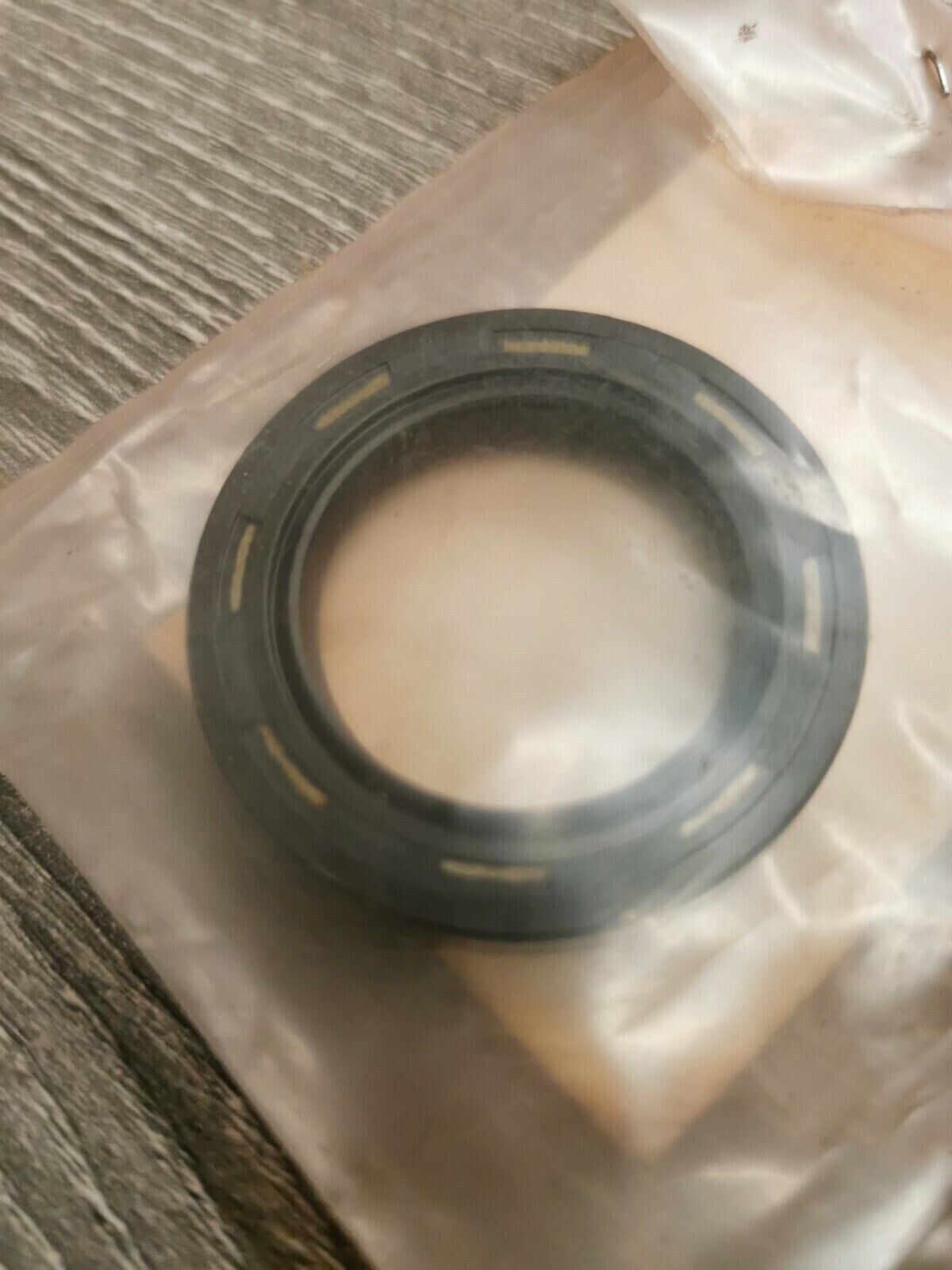 NOS HONDA CR125R OIL SEAL 91203-KS6-004 H56
