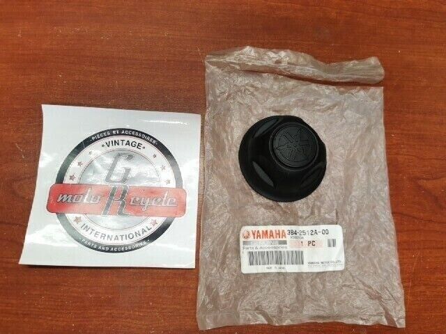 NOS Yamaha YFM450 YFM550 WHEEL CAP 3B4-2512A-00-00 SUB 1HP-F512A-00-00 Y105