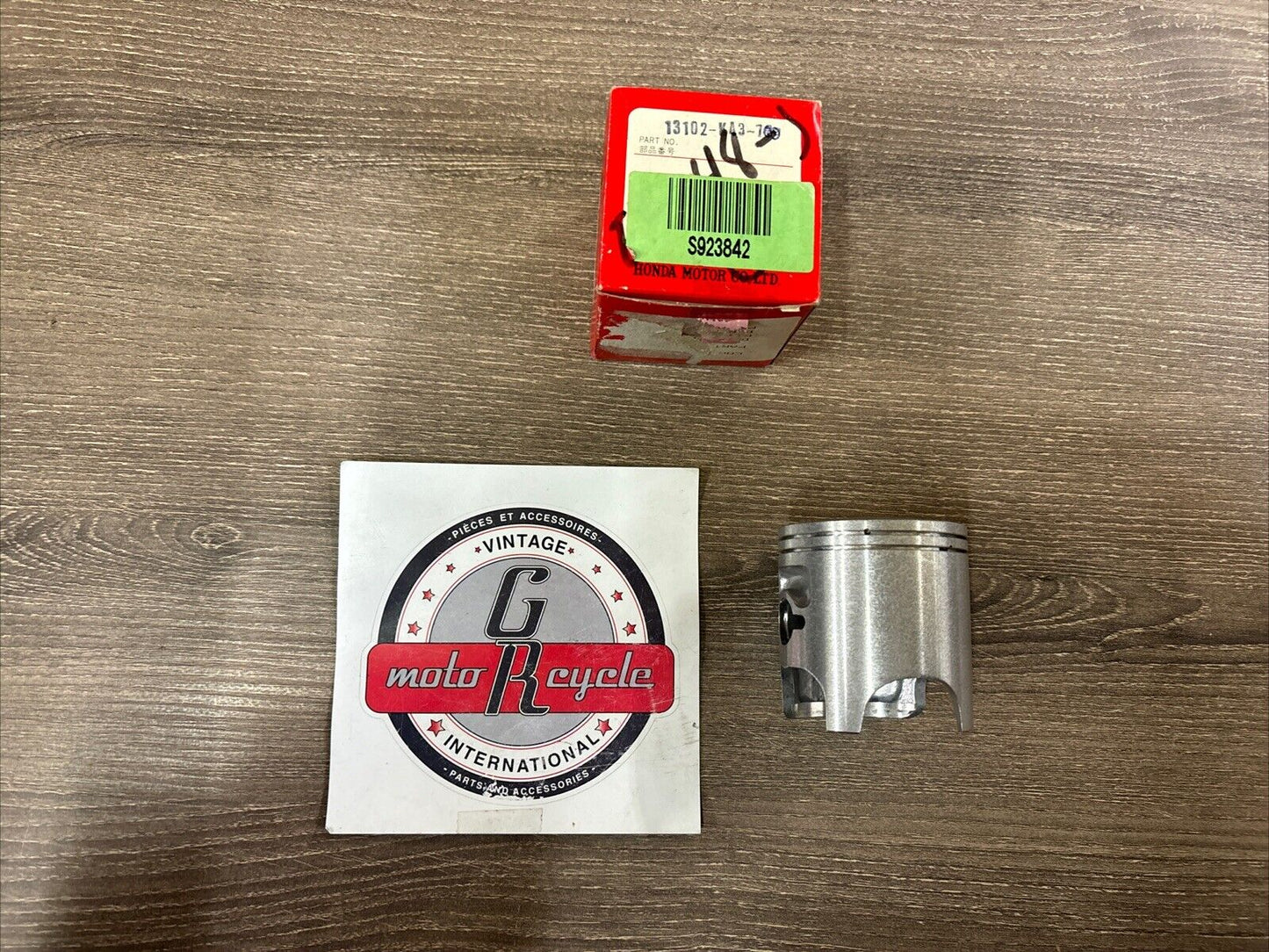 NOS Honda 1982 - 1984 CR125R PISTON O/S 0.25 13102-KA3-740 H137