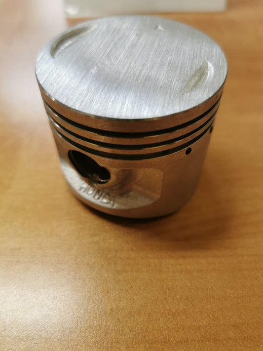 NOS HONDA CB500  K1 K2  PISTON STD  13101-323-000  H22