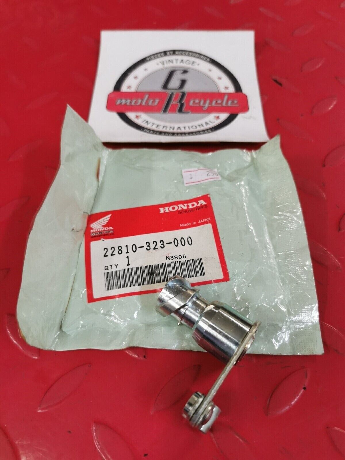 NOS HONDA CB500K2 CB500 1971  THREAD  CLUTCH LIFTER 22810-323-000 H39