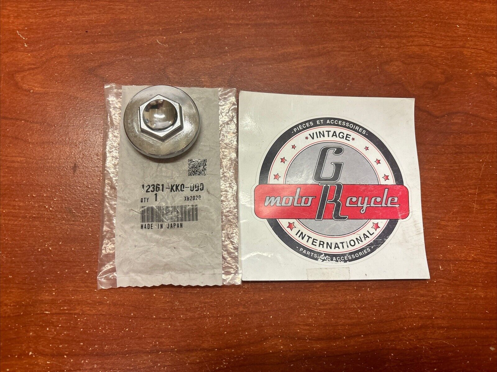 NOS Honda CB400SS CH125 FJS400 TAPPET ADJUSTING HOLE CAP 12361-KK0-000 H140