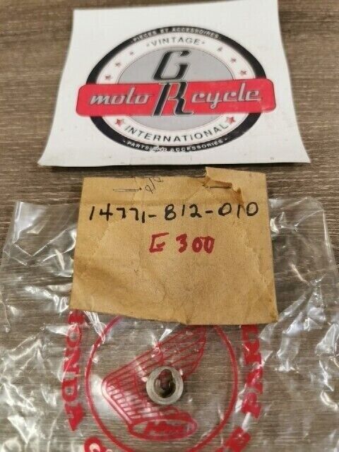 NOS HONDA E300 RETAINER VALVE 14771-812-010 H95