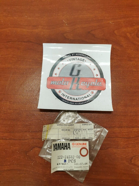 NOS Yamaha MX80 DT100 NUT GASKET 122-24532-00-00 Y72
