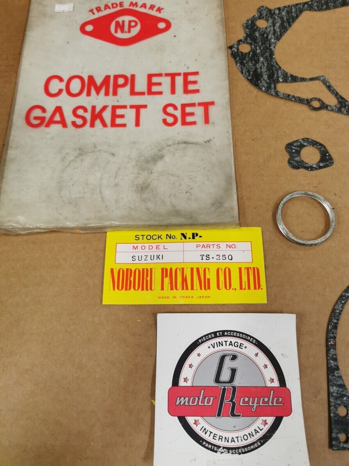 NOS NOBORU SUZUKI TS250 GASKET KIT INCOMPLETE J49