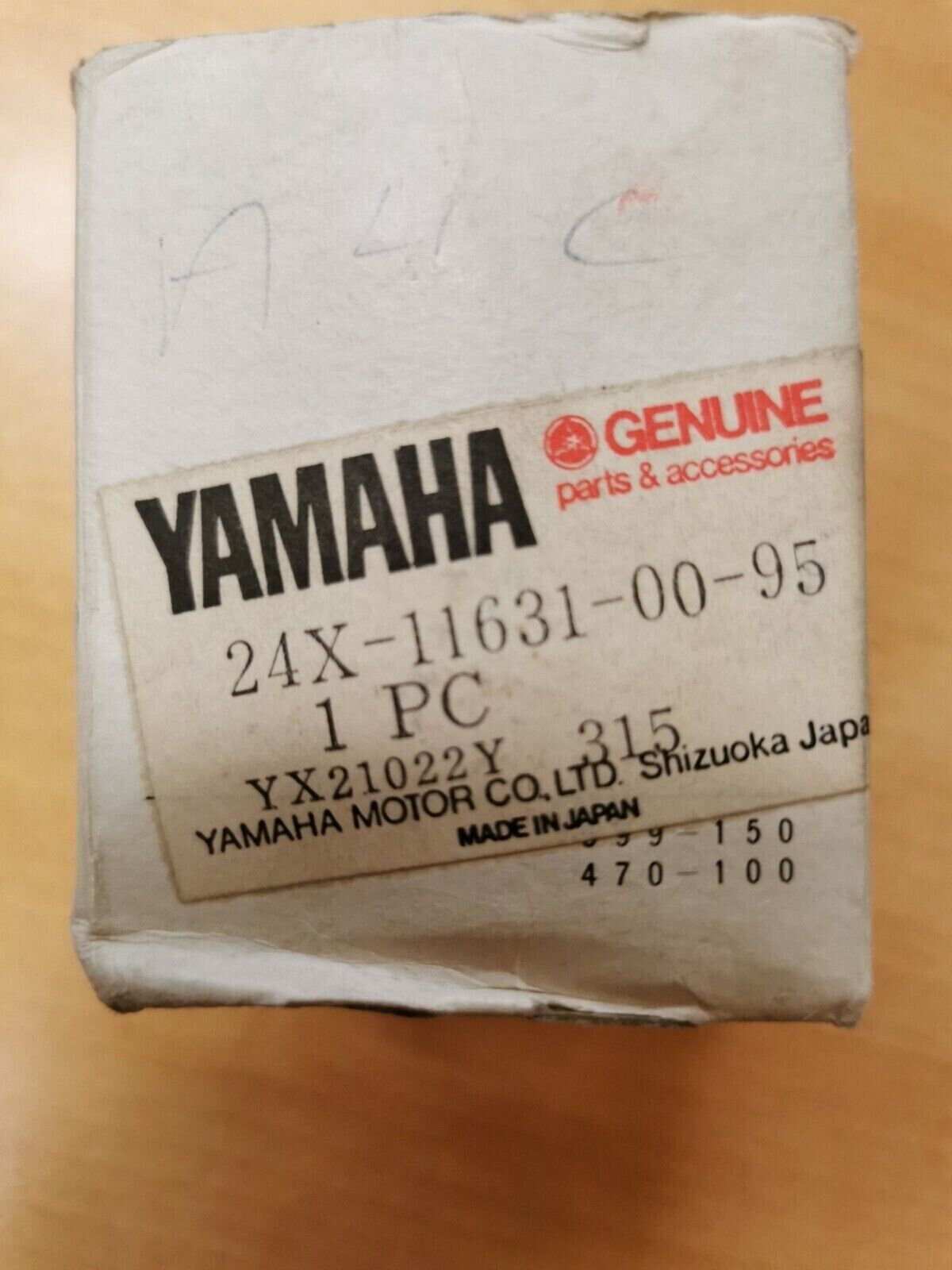NOS YAMAHA YZ125 1983 PISTON STD  24X-11631-00-95 Y45