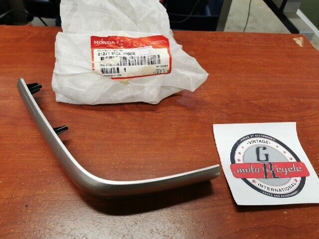 NOS Honda 2005 - 2008 GL1800 RIGHT REAR MOLDING SADDLEBAG 81271-MCA-000ZR H106