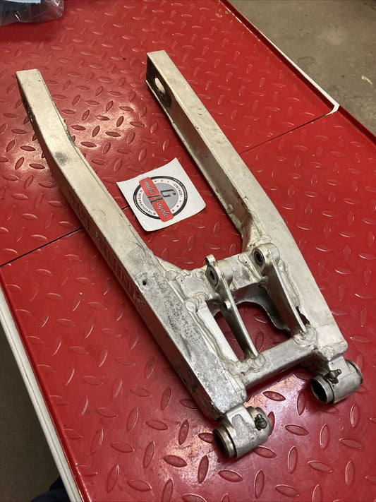 Honda CR250R 1982 swingarm rear swinging arm 52000-KA4-701 ( 2 Hole slider )