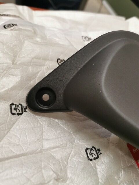 NOS Honda 2002 2003 CBR900RR RIGHT DUCT COVER 64593-MCJ-750ZA H106